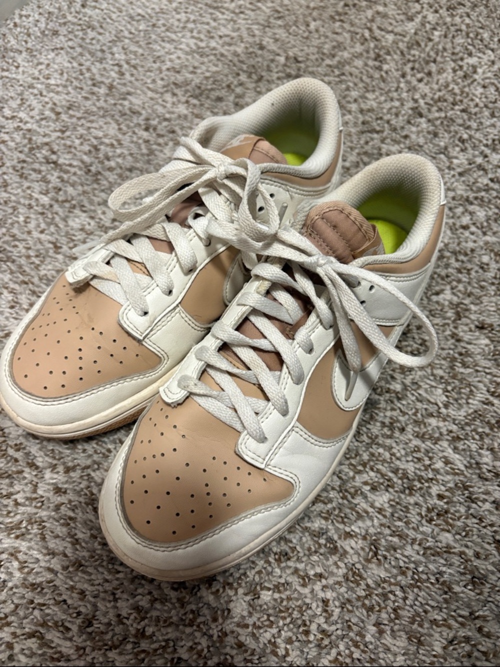 Nike Women's Beige and White Low-Top Sneakers